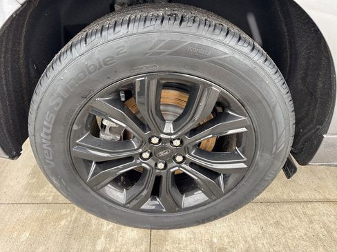 Certified 2023 Ford Edge SE w/ Black Appearance Package image 19