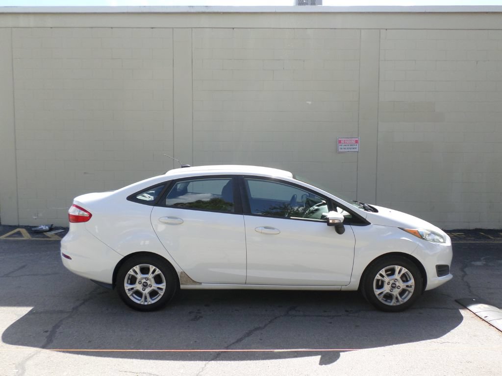 Used 2014 Ford Fiesta SE FWD image 1