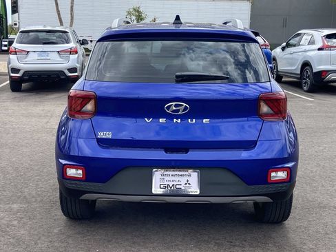 Used 2021 Hyundai Venue SEL w/ Premium Package FWD image 5