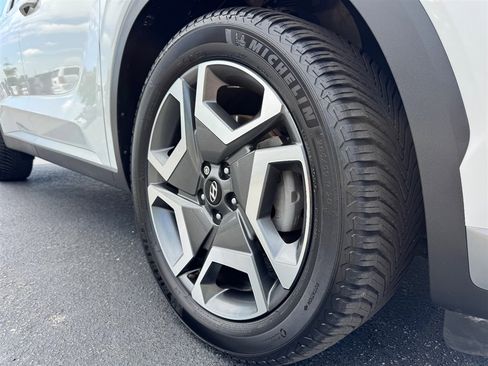 Used 2023 Hyundai Palisade SEL FWD image 9