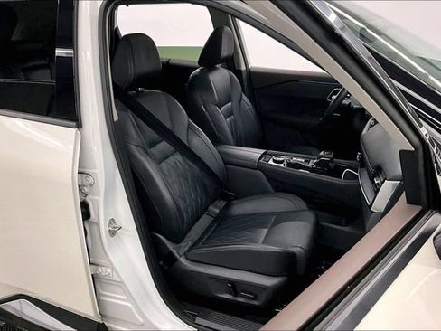 Used 2023 Nissan Rogue Platinum w/ Platinum Premium Package AWD/4WD image 8