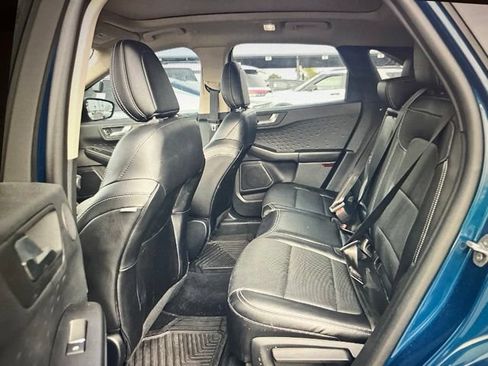Used 2020 Ford Escape Titanium w/ Titanium Premium Package 2.0 FWD image 10