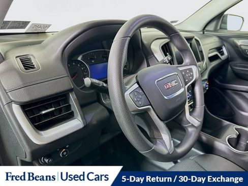 Used 2022 GMC Terrain SLE image 11