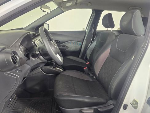 Used 2019 Nissan Kicks S w/ Exterior Package image 19