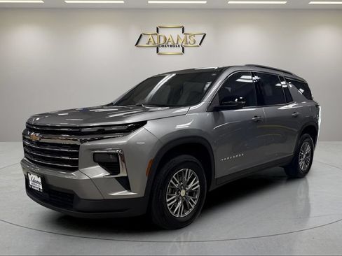 Certified 2026 Chevrolet Traverse LT w/ Driver Confidence Package FWD image 1