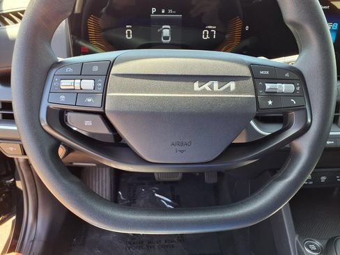 Used 2025 Kia K4 FWD image 25
