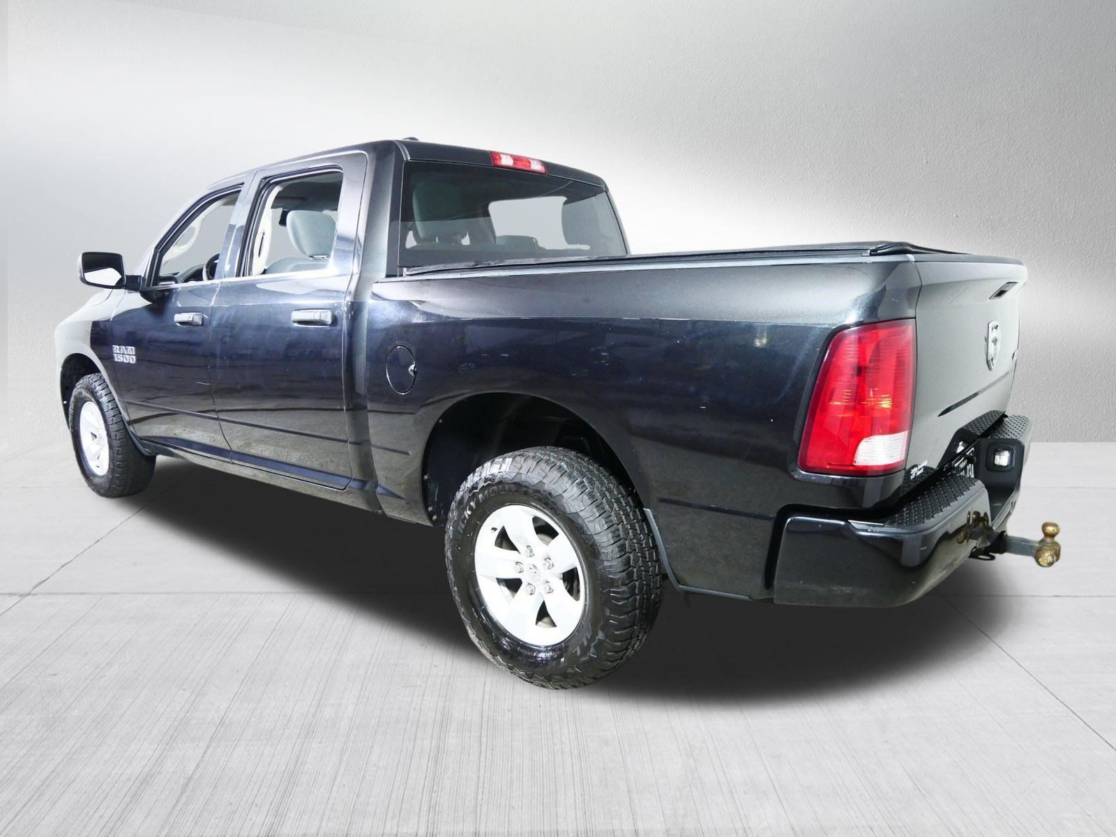 Used 2017 RAM 1500 Express AWD/4WD image 5