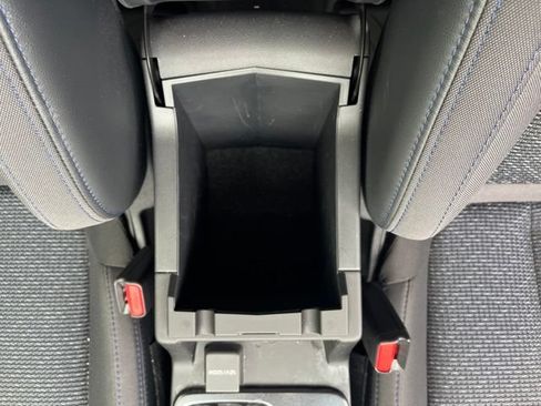 Used 2026 Subaru Forester Premium AWD/4WD image 12
