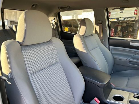 Used 2013 Toyota Tacoma PreRunner image 12