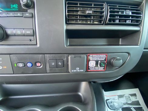 Used 2025 Chevrolet Express 2500 Extended w/ Communications Package image 30