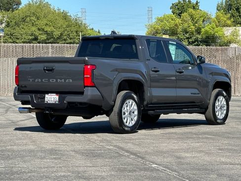 Used 2025 Toyota Tacoma SR5 AWD/4WD image 3