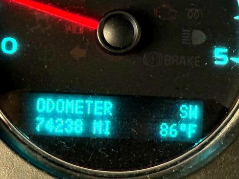 Used 2013 GMC Sierra 2500 SLT w/ SLT Convenience Package image 9