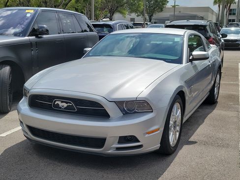 Used 2013 Ford Mustang Premium w/ Electronics Pkg RWD image 3
