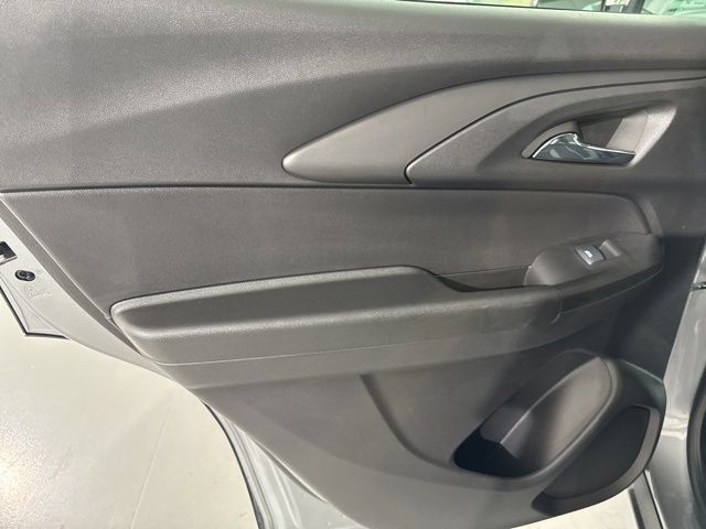 Used 2023 Chevrolet TrailBlazer LS w/ LPO, Blackout Package FWD image 18