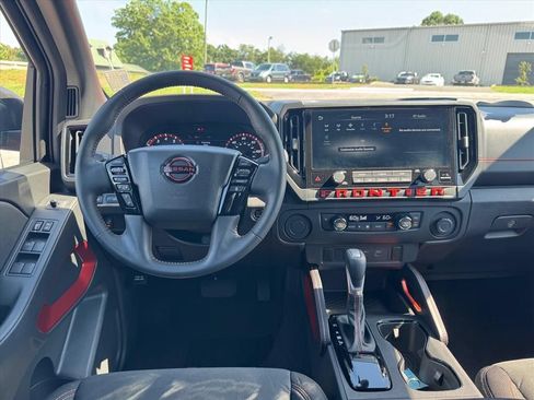 Certified 2025 Nissan Frontier Pro-X RWD image 12