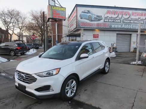 Used 2019 Ford Edge SEL w/ Equipment Group 201A image 2