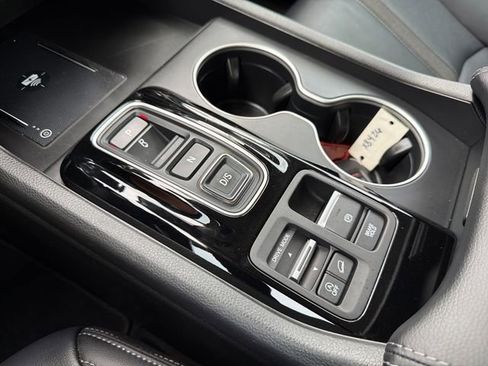Used 2023 Honda Pilot Touring image 15