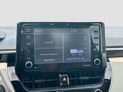 Used 2022 Toyota Corolla LE FWD image 14