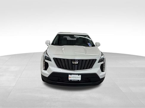 Used 2022 Cadillac XT4 Luxury w/ Cold Weather Package AWD/4WD image 10