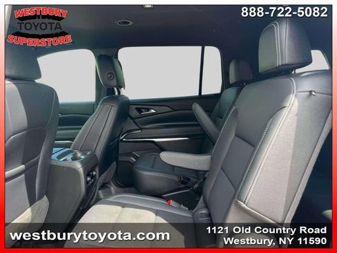 Used 2025 Chevrolet Traverse LT w/ Driver Confidence Package FWD image 13