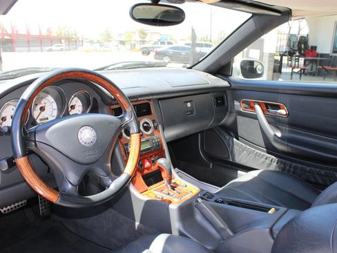 Used 2004 Mercedes-Benz SLK 320 image 11