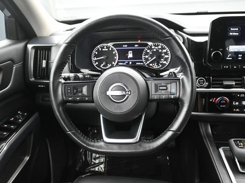 Used 2023 Nissan Pathfinder SL w/ Lighting Package (N92) AWD/4WD image 29