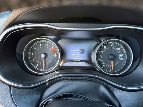 Used 2019 Jeep Cherokee Limited image 17