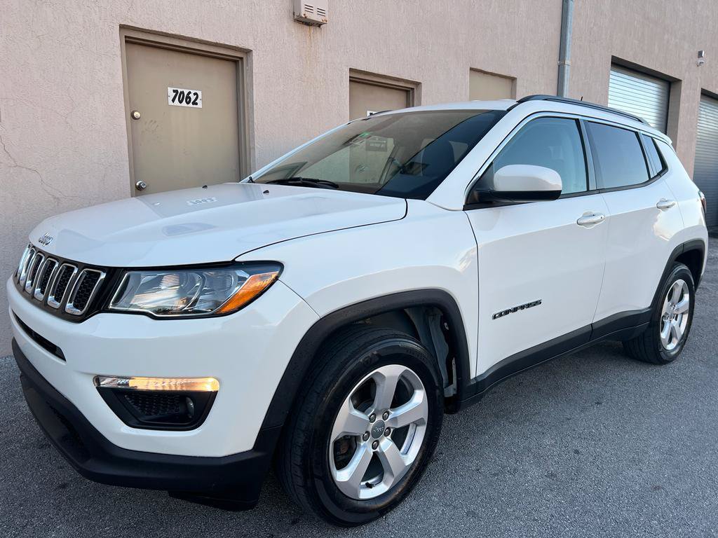 Used 2018 Jeep Compass Latitude w/ Popular Equipment Group FWD image 2