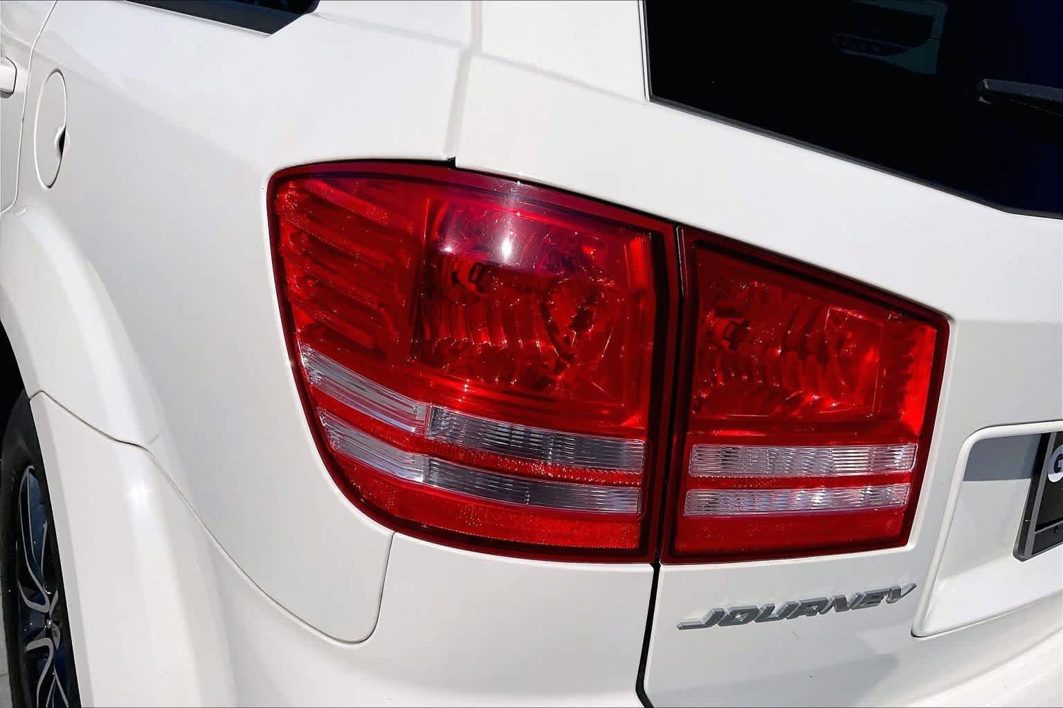 Used 2018 Dodge Journey SE w/ Blacktop Package FWD image 28