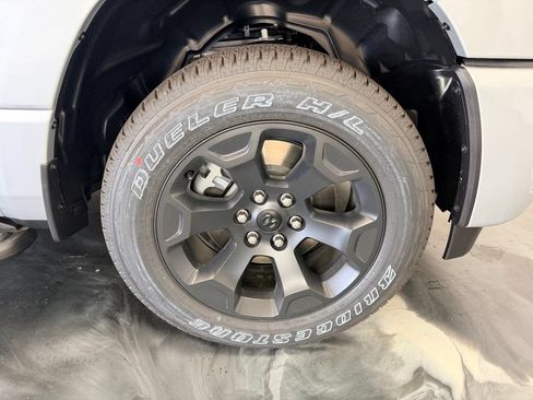 New 2026 RAM 1500 Express AWD/4WD image 27
