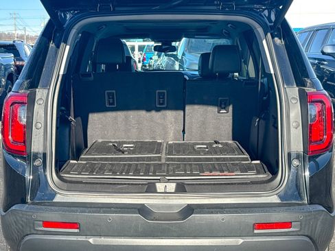 Used 2021 GMC Acadia SLT w/ Elevation Edition image 13