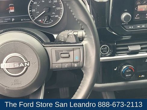 Used 2022 Nissan Pathfinder SV FWD image 17