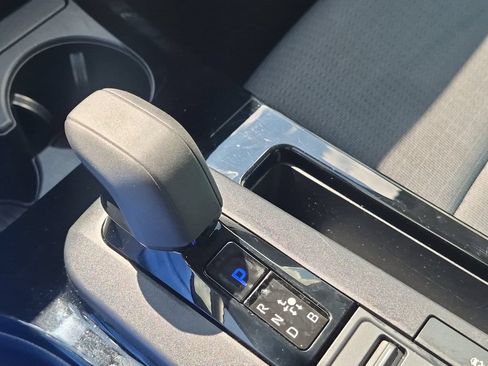 Used 2025 Toyota Prius LE AWD/4WD image 19