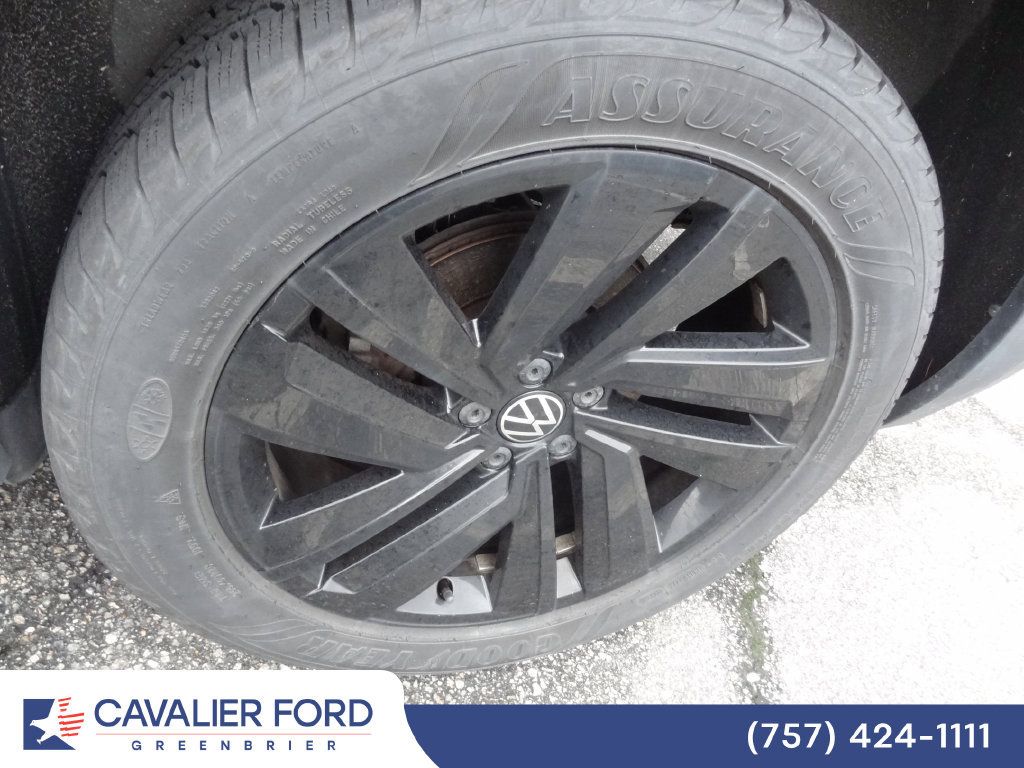 Used 2022 Volkswagen Atlas Cross Sport SE AWD/4WD image 12