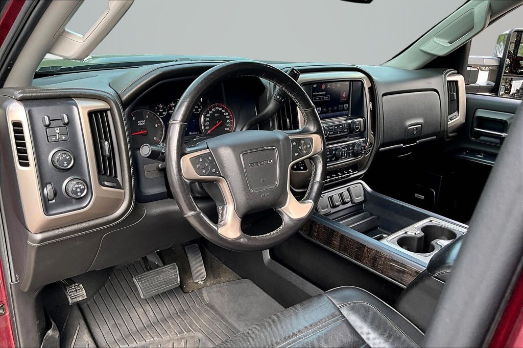 Used 2016 GMC Sierra 2500 Denali w/ Driver Alert Package AWD/4WD image 17