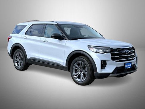 New 2026 Ford Explorer Active AWD/4WD image 3