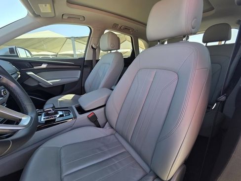Used 2023 Audi Q5 Premium w/ Convenience Package image 14