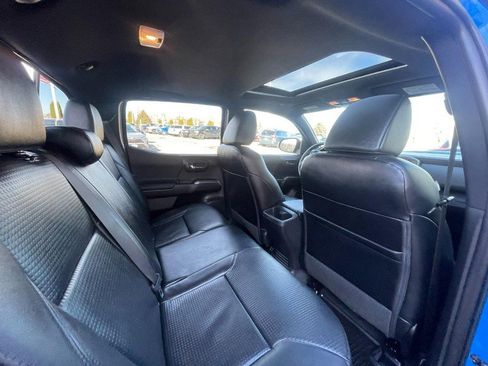 Used 2021 Toyota Tacoma TRD Sport w/ TRD Premium Sport Package image 12