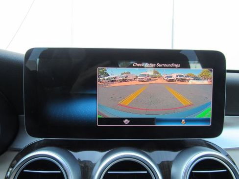 Used 2019 Mercedes-Benz C 300 Sedan image 10