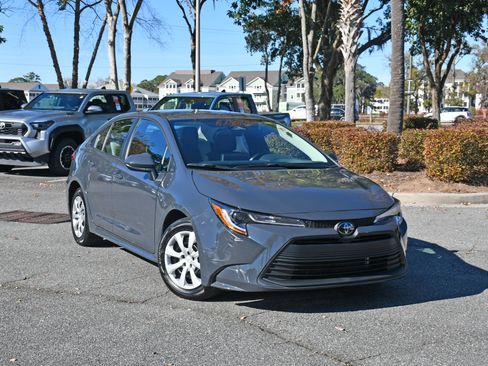 Certified 2025 Toyota Corolla LE image 6