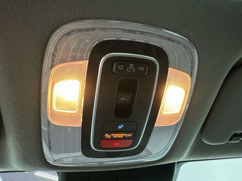 Used 2025 Hyundai Elantra SEL FWD image 25