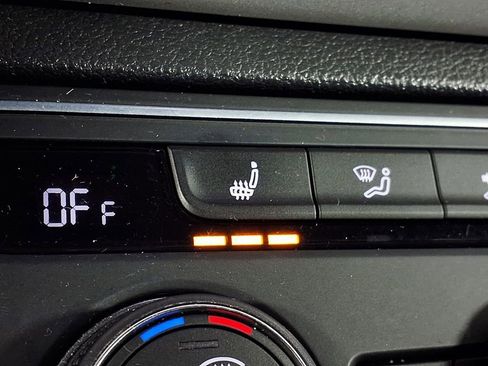 Used 2021 Volkswagen Atlas Cross Sport SE w/ Panoramic Sunroof Package image 16