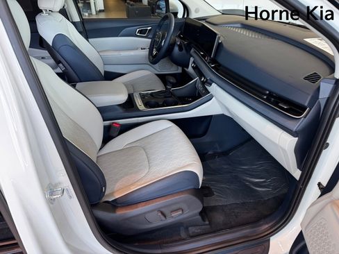 New 2026 Kia Carnival EX image 18