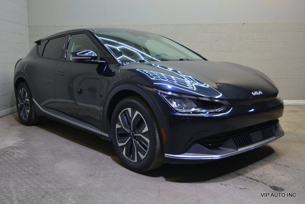 Used 2022 Kia EV6 Light RWD image 1