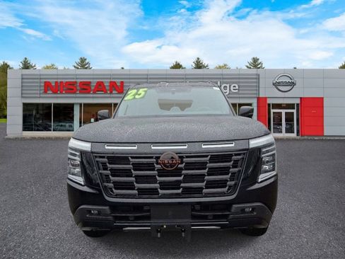 Used 2025 Nissan Armada PRO-4X AWD/4WD image 2