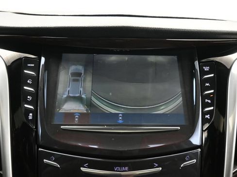 Used 2020 Cadillac Escalade Luxury w/ LPO, Radiant Package AWD/4WD image 21