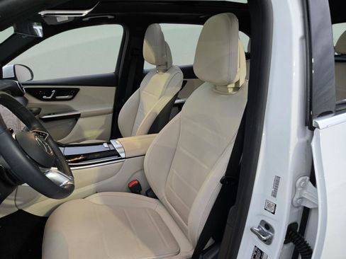 Used 2024 Mercedes-Benz GLC 300 image 12