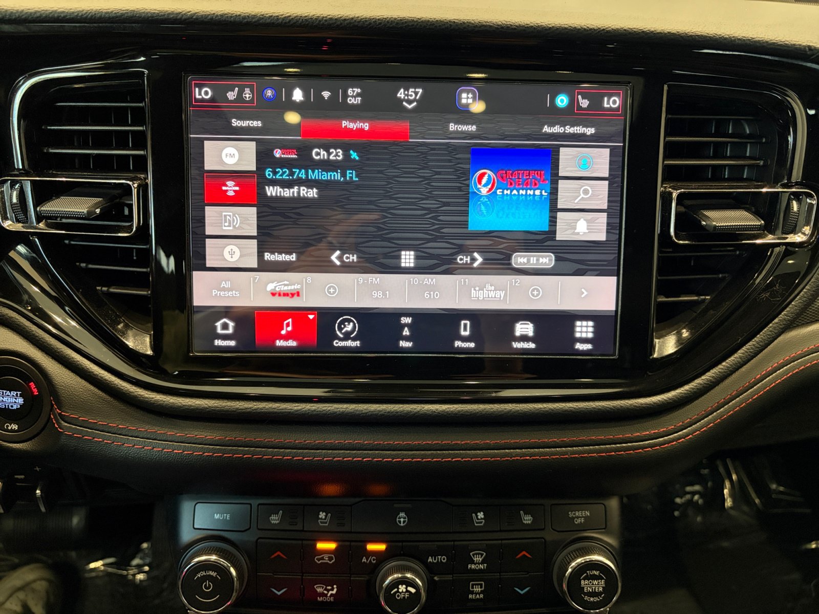 Used 2023 Dodge Durango R/T w/ Blacktop Package AWD/4WD image 23