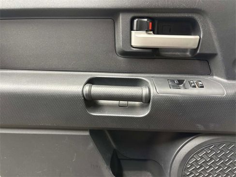 Used 2013 Toyota FJ Cruiser 4WD image 21