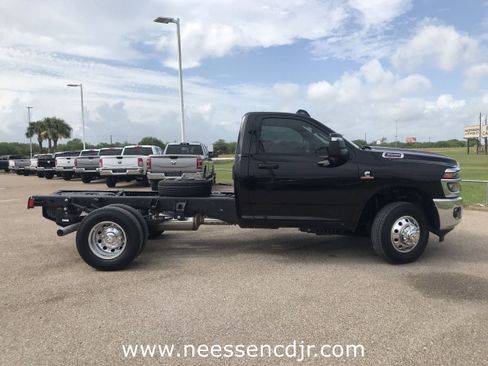 New 2025 RAM 3500 Tradesman image 11